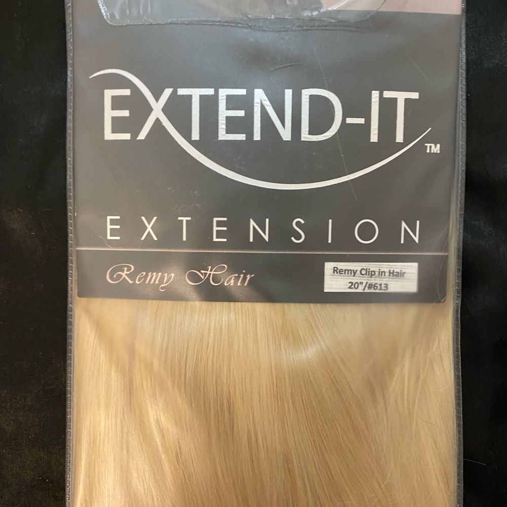 Beautiful real hair clip In extensions 20” platinum